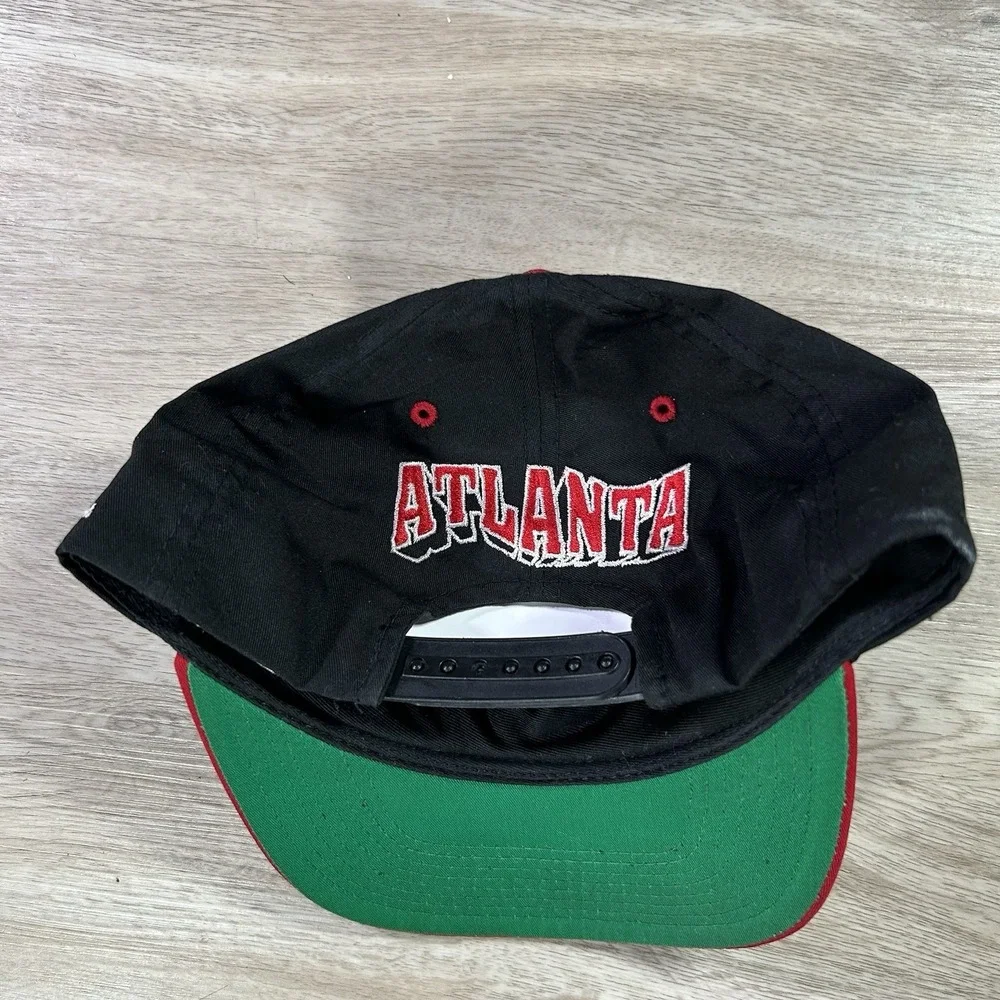 VTG Atlanta Falcons Wave Snapback Hat NFL Football Black Red Cap